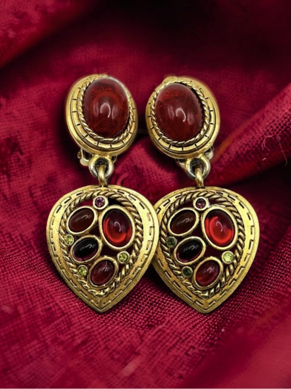 ✨💖 Vintage Signed Oscar de la Renta Gold Tone Heart Dangle Clip-On Earrings 💖✨